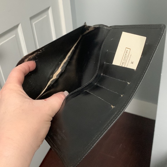 1994 authentic Louis Vuitton black Epi leather long wallet / checkbook holder - Picture 13 of 16